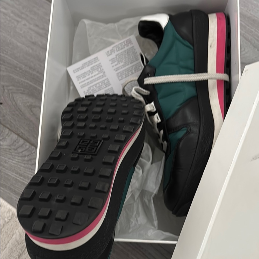 Givenchy White Box - image 8